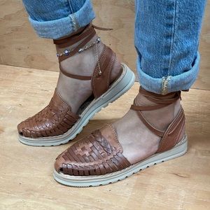 Huarache Artesanal Lace- Up Sandal